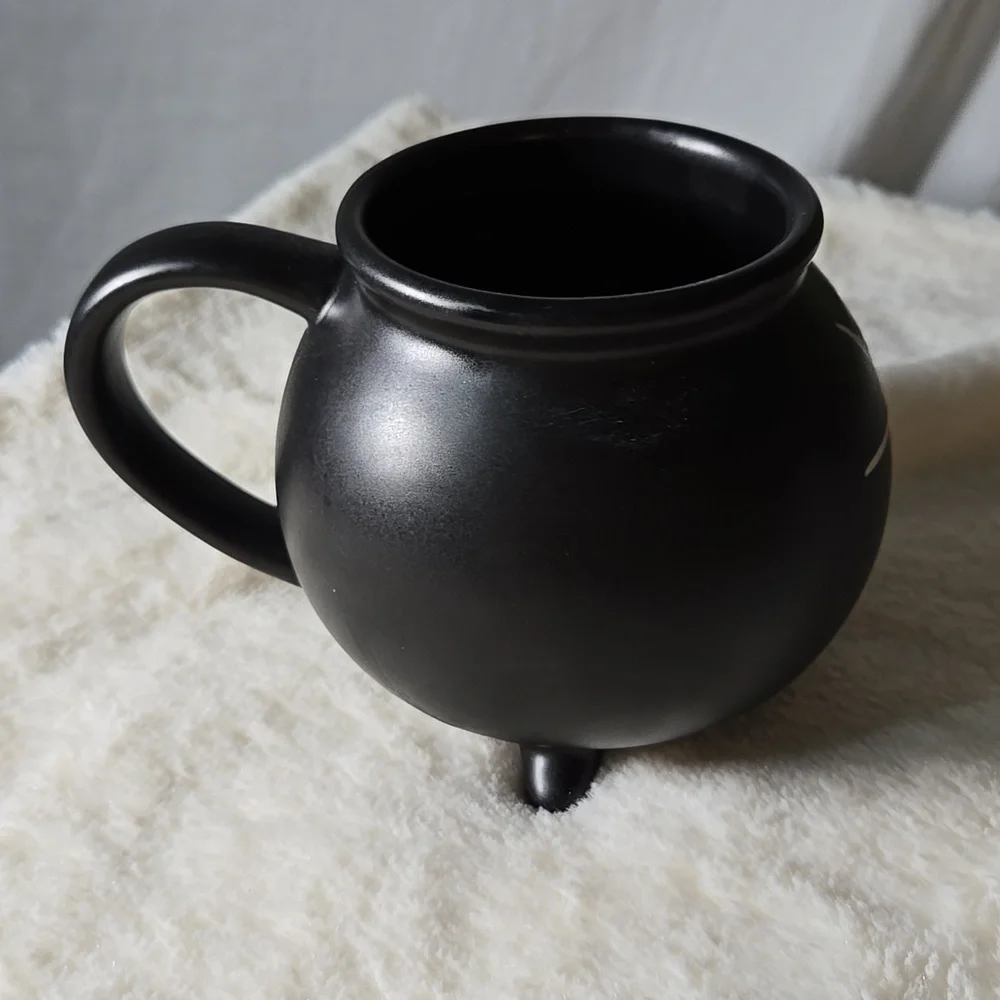 Hyde And Eek Halloween Cauldron Mug - Picture 2 of 4